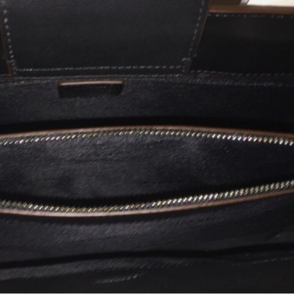 COACH SWAGGER CARRYALL IN COLORBLOCK PEBBLE LEATHER - Picture 7 of 9